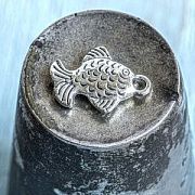 Подвеска металлическая "Рыбка золотая", цвет античное серебро, 16x11.5x3 мм