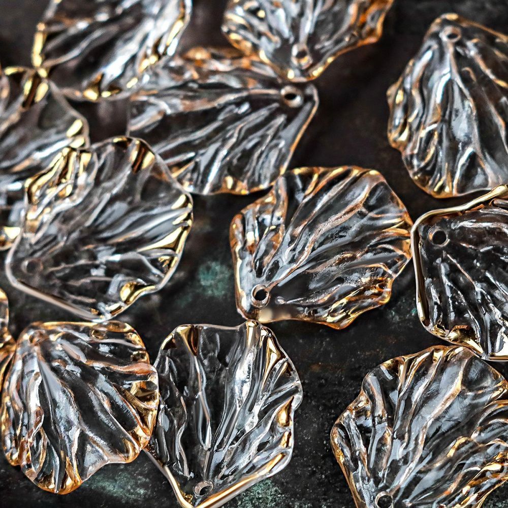 подвеска акрил "лепесток", цвет прозрачный/золото, 20x17.5x5 мм