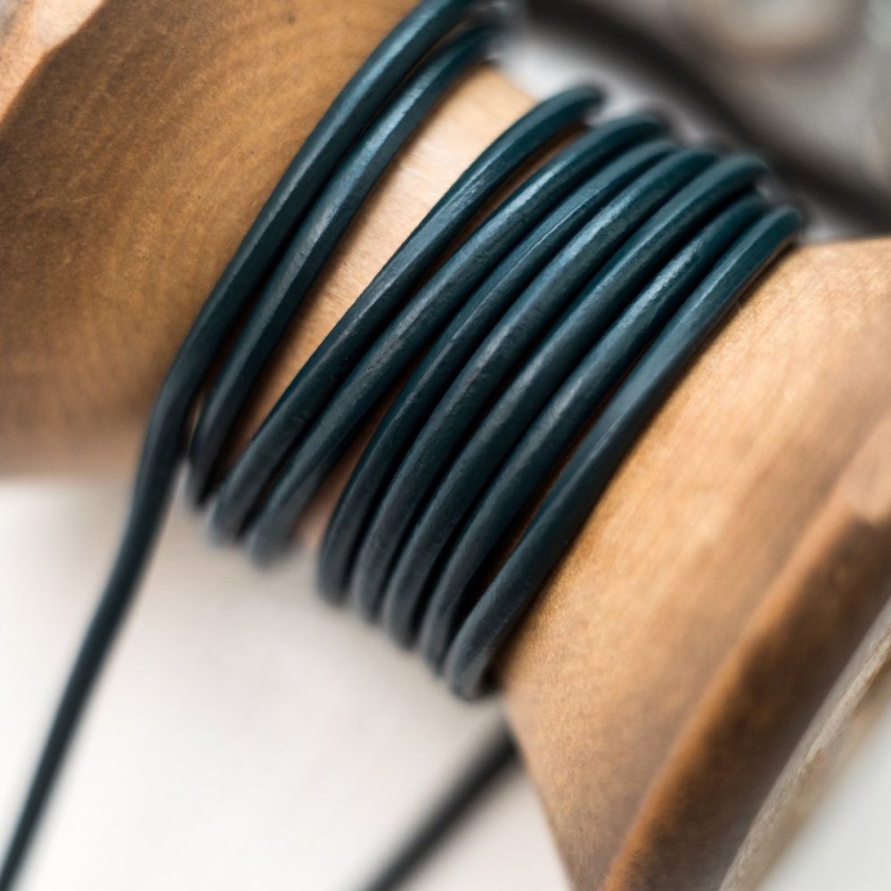 шнур кожаный, цвет грязно-синий, диаметр 2 мм