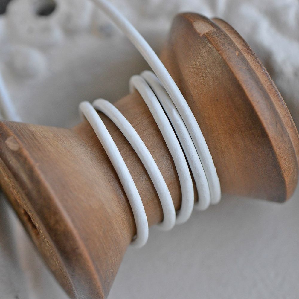 шнур кожаный, цвет белый, диаметр 2 мм