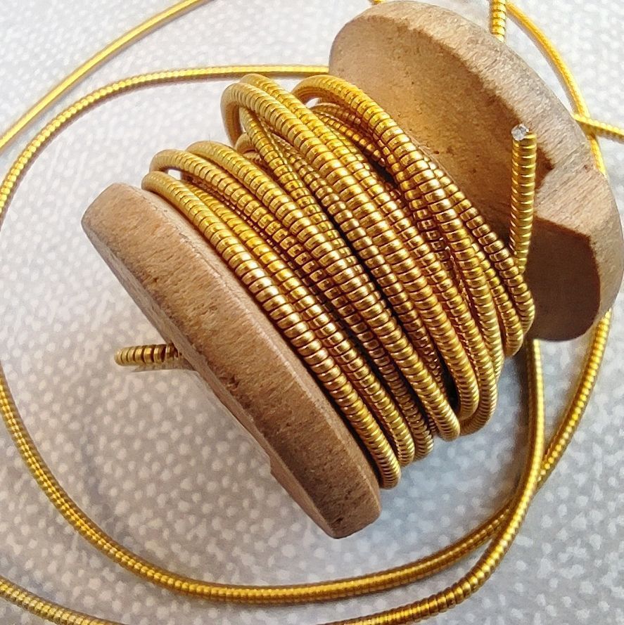 канитель жесткая, цвет насыщенное золото, 1.3 мм