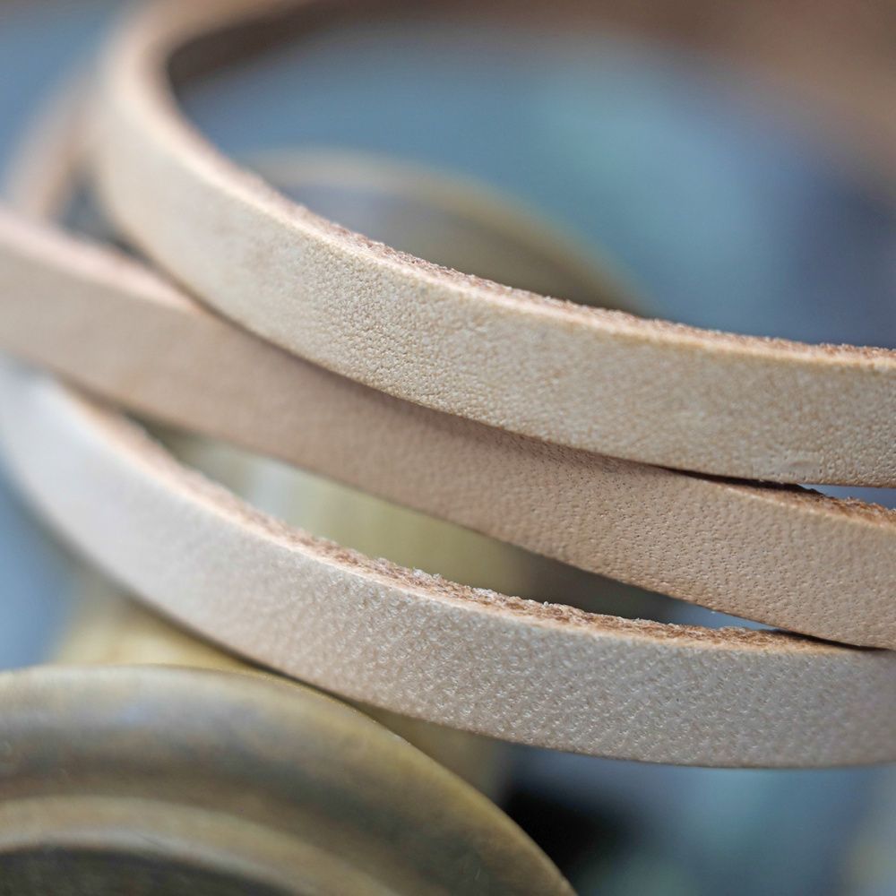 шнур кожаный, плоский, цвет бежевый, 6х2 мм