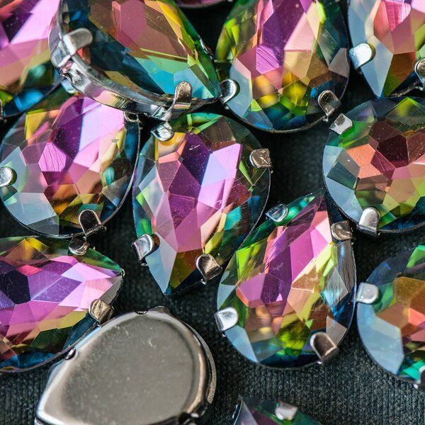 стразы в цапах платина, капля, стекло, цвет мультиколор, 18x13x7 мм