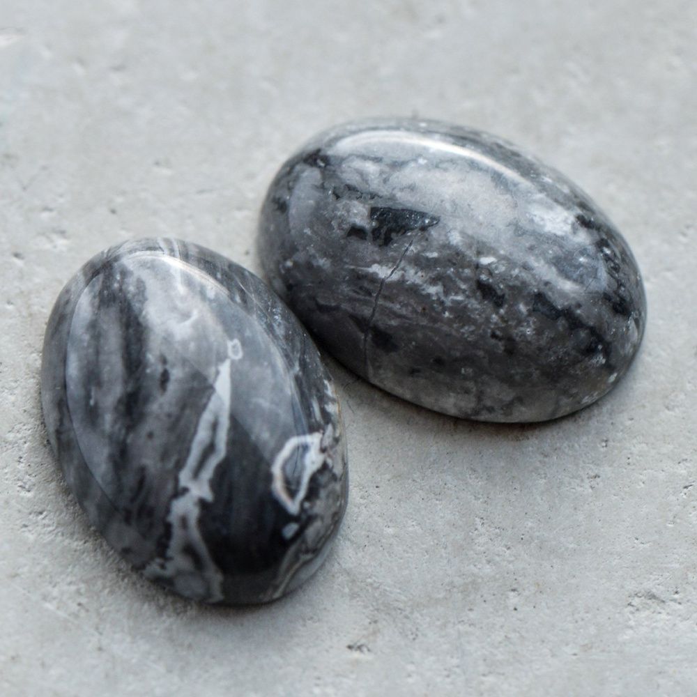 кабошон агат овальный, полосатый черно-белый, 18x13x5 мм