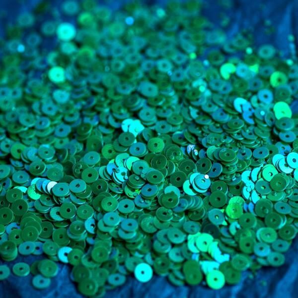 пайетки плоские, травянисто-зеленый бензиновый, 4 мм