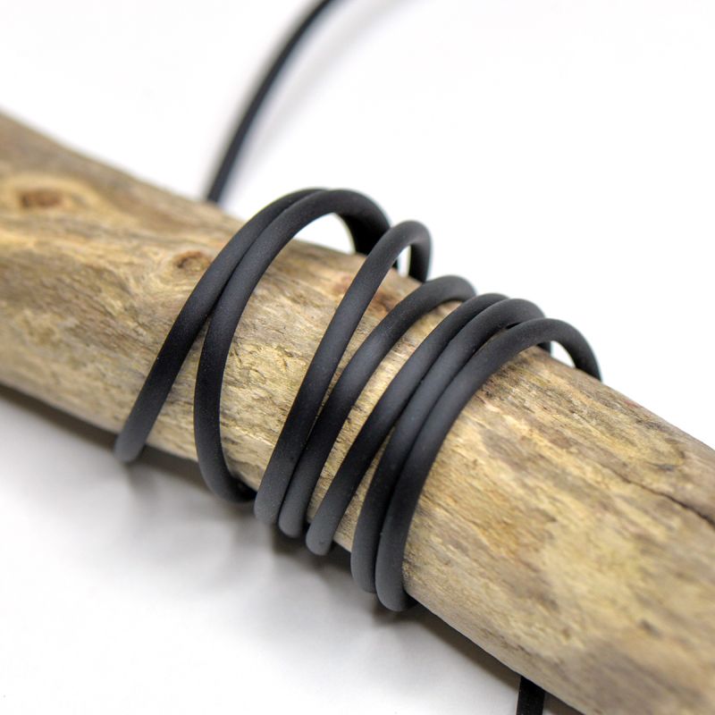 шнур резиновый, с отверстием, цвет черный, 2 мм