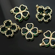 Подвеска металл "Клевер", зеленый/позолота, 24x21.5x5.5 мм