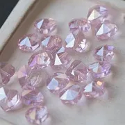 Бусина "Сердечко", стекло, цвет светло-розовый радужный, 10x10x6.5 мм