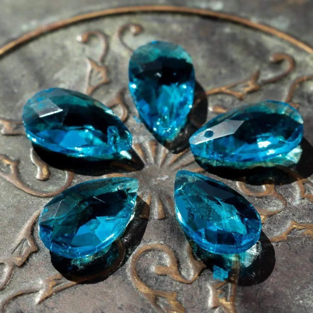 подвеска стеклянная "капля", граненая, цвет лазурный, 22х13 мм