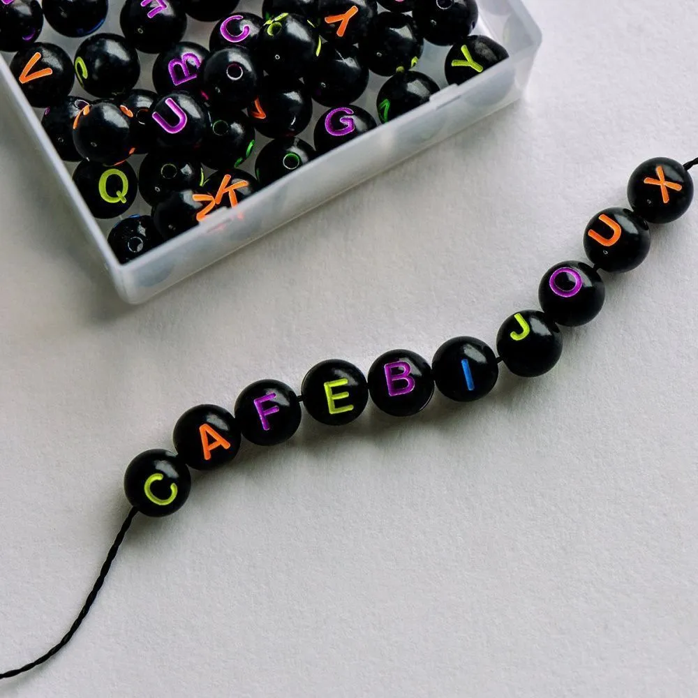 набор бусин круглых 52 шт. с буквами, английский алфавит, черный/микс