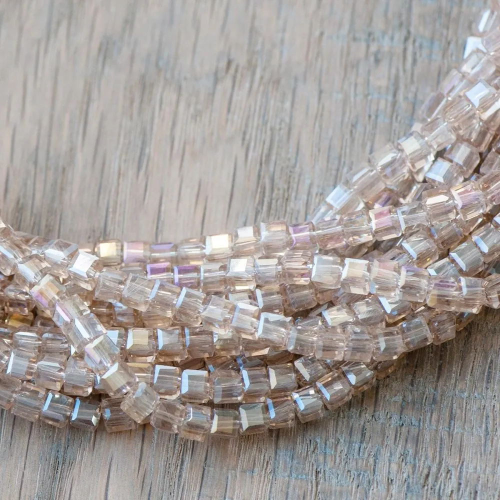 бусина, стекло "куб" 4, цвет бежевый радужный, 4х4 мм, (уп 40+/-2 шт)