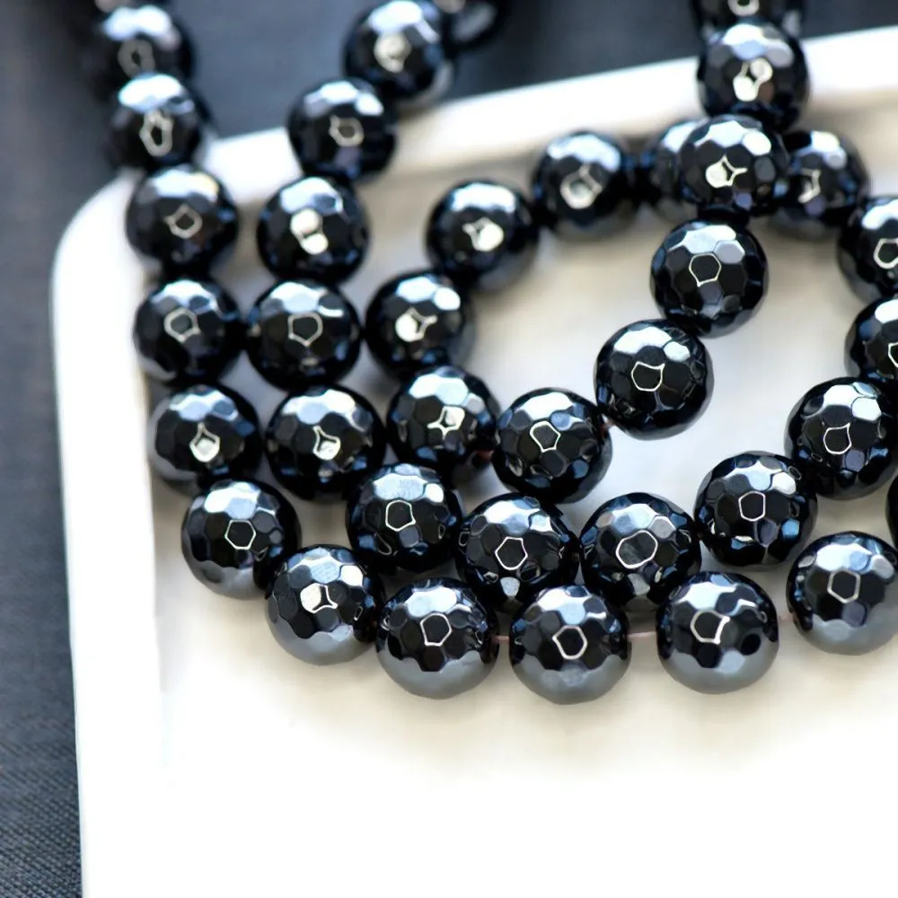 Гематит железный блеск. Кровавик-гематит. Hematite камень. Гематит камень бусины. Кровавик-гематит.