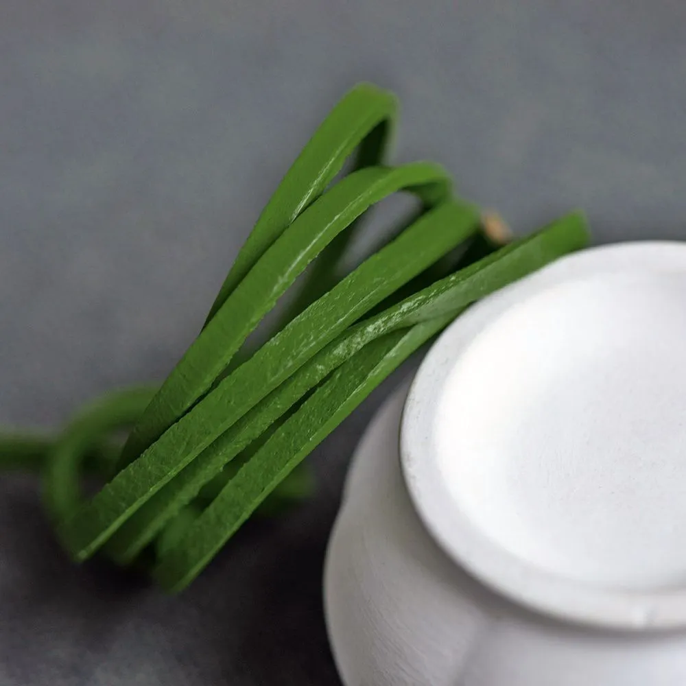 шнур кожаный, плоский, цвет зеленый киви, 3х2 мм