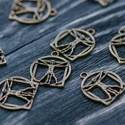 Подвеска металлическая "Леонардо", цвет античная бронза, 24x21x2 мм