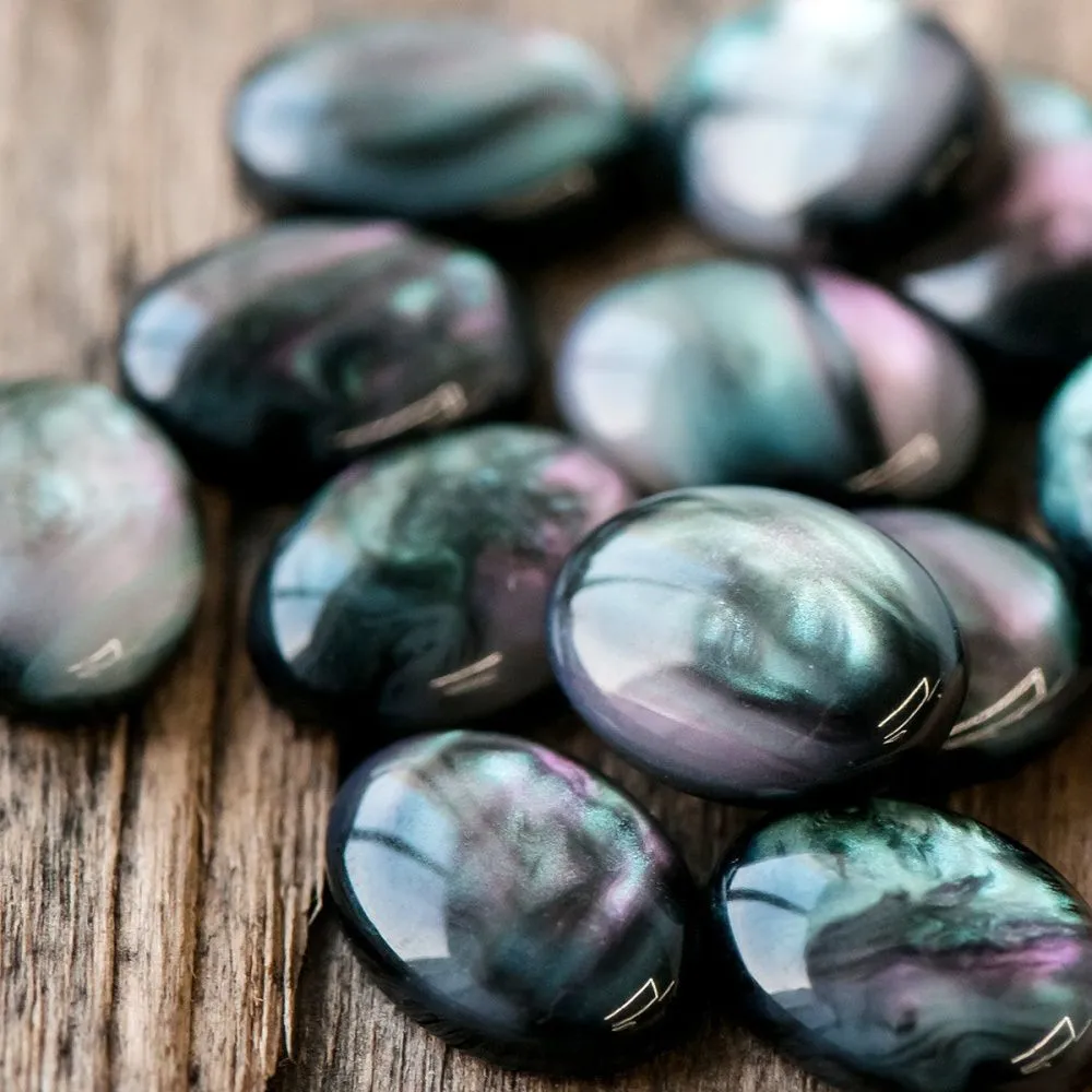 кабошон из смолы, имитация ракушки, цвет черно-зеленый, 18х13 мм