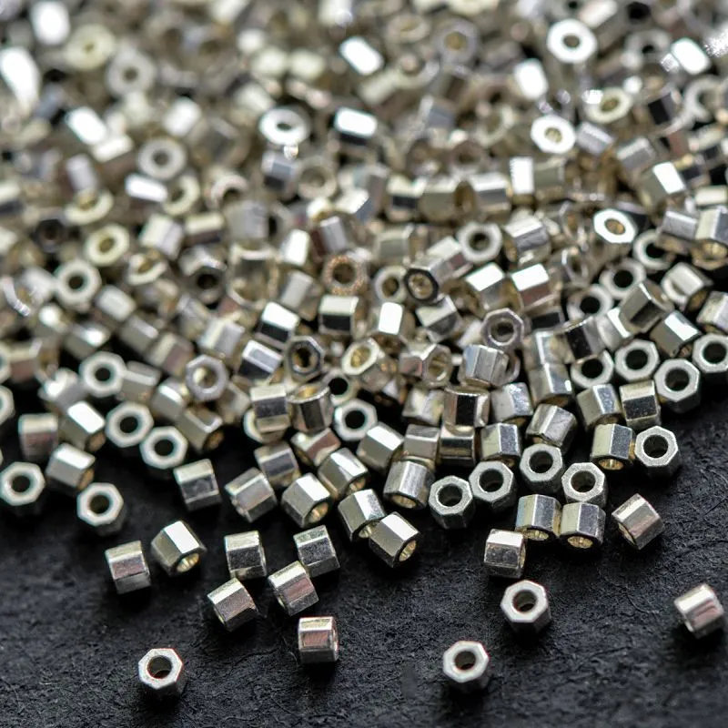 Бисер MIYUKI бисер японский miyuki delica 11/0 dbc-0035 (уп 5 г)