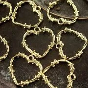 Подвеска металл "Колючее сердце", цвет светлое золото, 23.5x24.5x3 мм