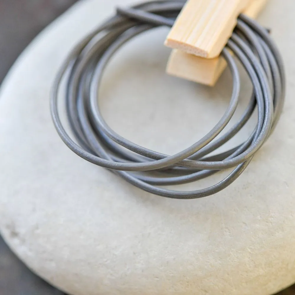 шнур кожаный, цвет темно-серый, диаметр 2 мм