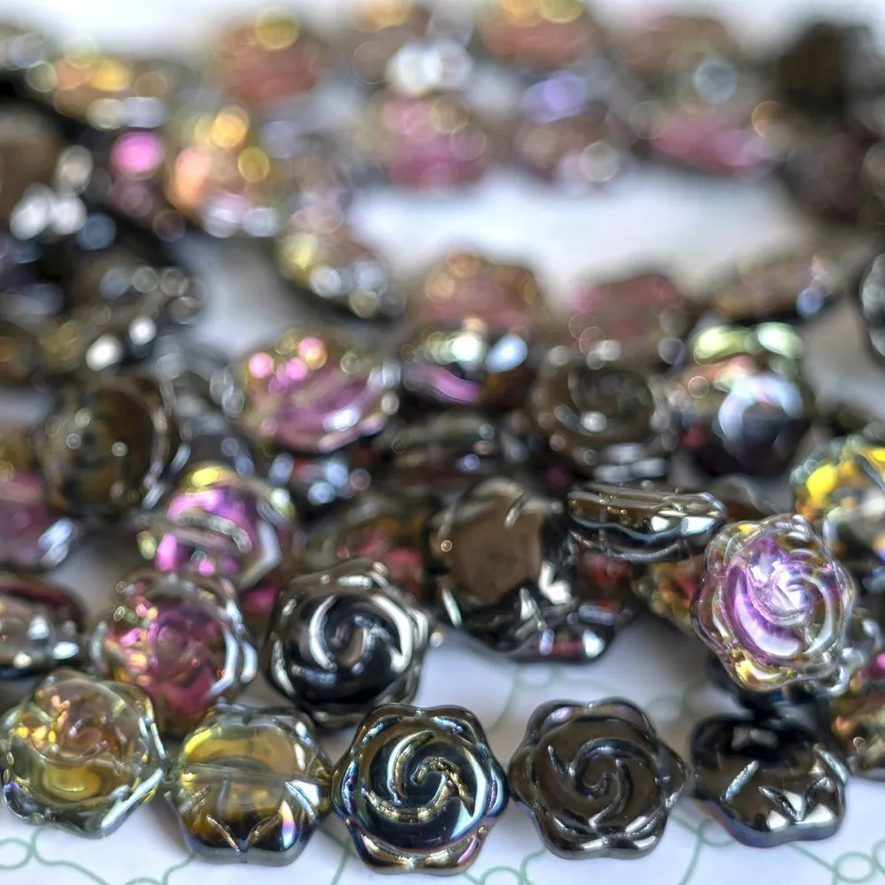 бусина "роза", стекло, цвет сиреневый радужный, 15.5x14.5x6 мм