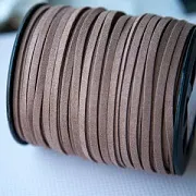 Шнур из искусственной замши, молочный шоколад, 5х1.5 мм