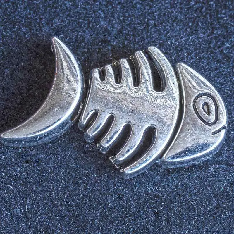 бусина, металл "беспокойная рыбка", цвет античное серебро, 20x13.5x4 мм