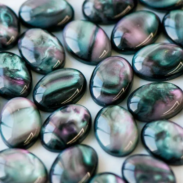 кабошон из смолы, имитация ракушки, цвет черно-зеленый, 18х13 мм